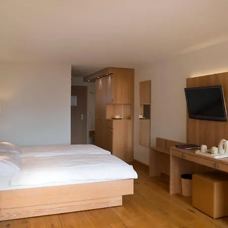 Helvetia Intergolf Hotel 4*